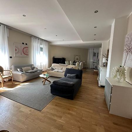 Luxury Center Appartment Нови-Лигуре Экстерьер фото